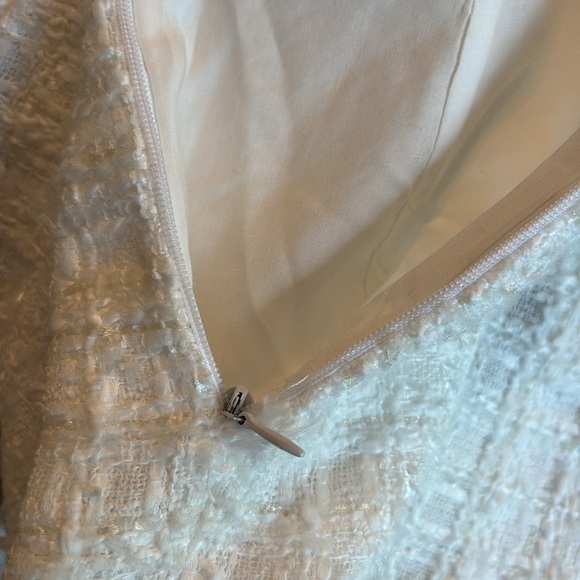 Zara White Tweed Mini Skirt with Gold Buttons Size Large (Flaw) - Picture 3 of 6